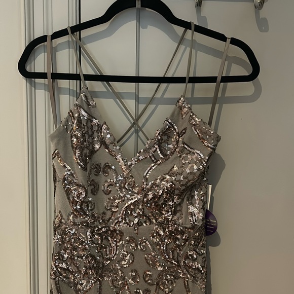 WINDSOR Women's Taisia Formal Sequin Scroll Dress in Silver (NWT)￨Size Medium - Picture 12 of 17